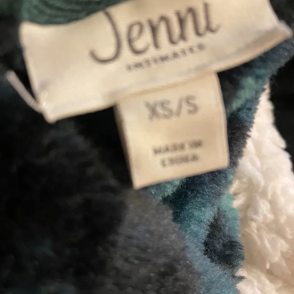 JENNI Women's Printed Short Sherpa Hooded Robe XS/S (1bx)